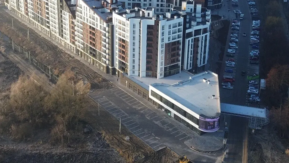 Нова парковка біля 13 будинку в ЖК Синергія Сіті