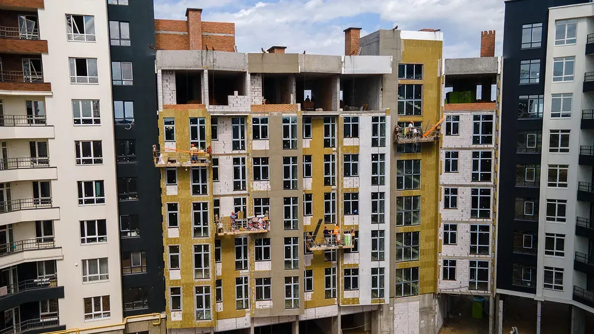 Динаміка фасадних робіт в 12 будинку ЖК Синергія Сіті