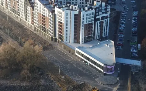 Новая парковка около 13 дома в ЖК Синергия Сити
