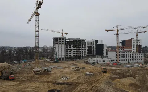 В 20, 21 и 22 секции ЖК Синергия Сити завершаем фундаментные работы и установили башенный кран