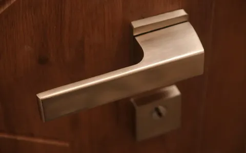 Дизайнерські вхідні двері в 11 будинку ЖК Синергія Сіті