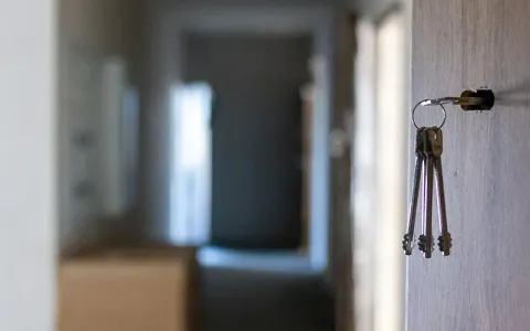 Отримали дизайнерські вхідні двері для 24 будинку ЖК Синергія Сіті і вже почали їхнє встановлення 