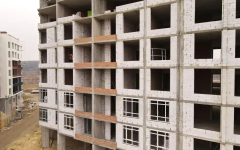 В 20 будинку ЖК Синергія Сіті встановлюємо енергоефективні вікна REHAU