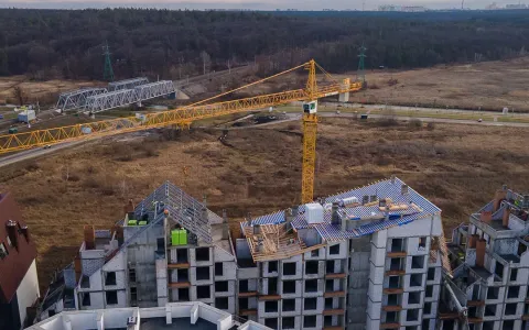 Продолжаем строительство скатных крыш в 15 и 16 домах ЖК Синергия Сити