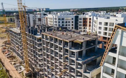 Монолит нон-стоп: за три месяца 15, 16 и 17 дома ЖК Синергия Сити почти набрали свою проектную высоту