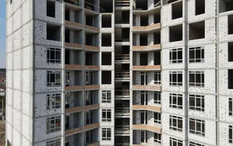 В 11-й секції ЖК Синергія Сіті монтуємо енергоефективні вікна Rehau