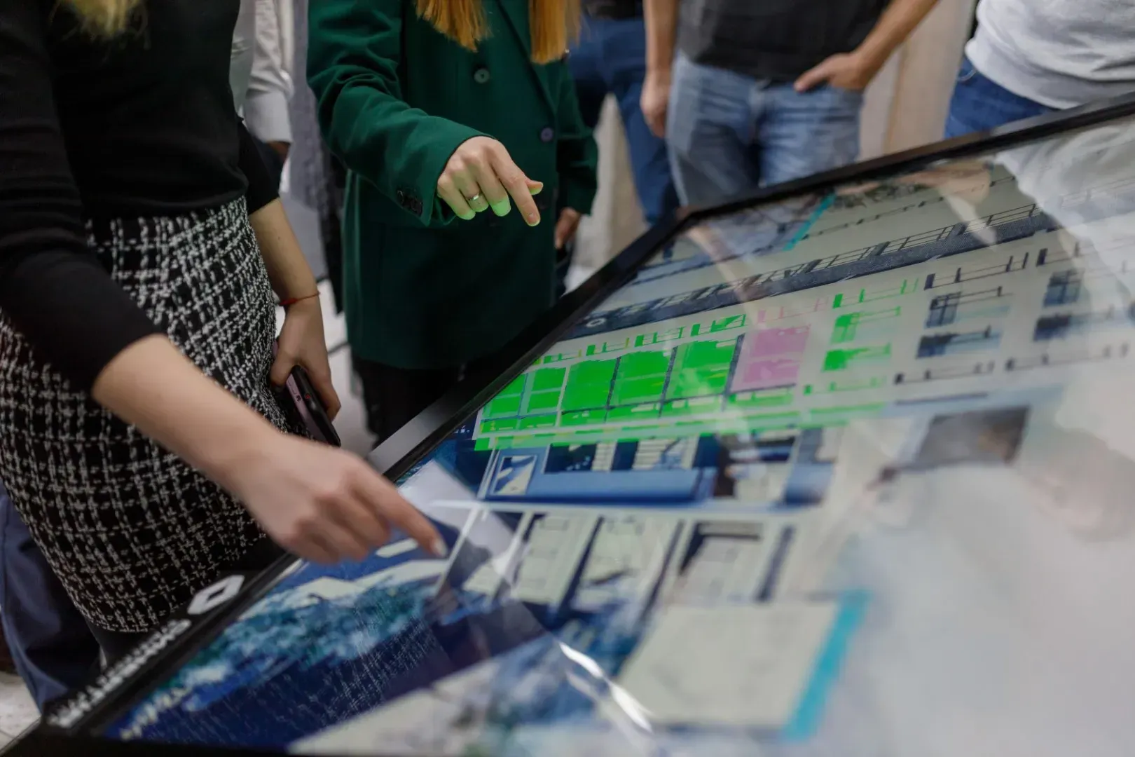 Запрошуємо на віртуальну екскурсію по ЖК Синергія Сіті з допомогою інтерактивного столу - 2