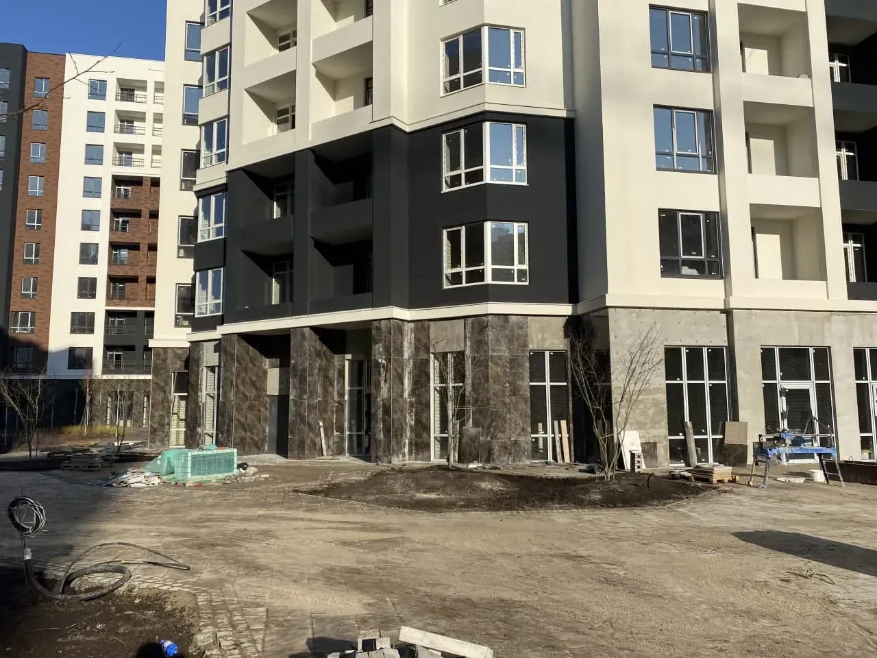Продовжуємо благоустрій внутрішнього двір-парку в ЖК Синергія Сіті - 1