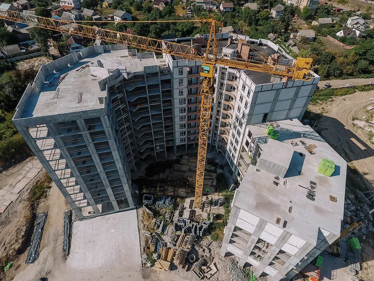 Будівельний майданчик ЖК «Синергія Сіті» відновив роботу - 1